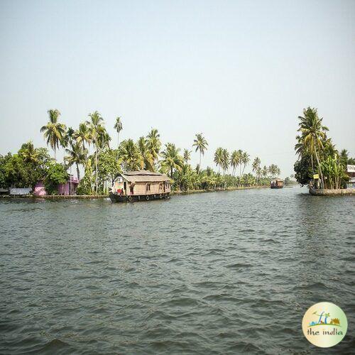 4 Nights 5 Days Kochi Munnar Thekkady Kumarakom Tour Package