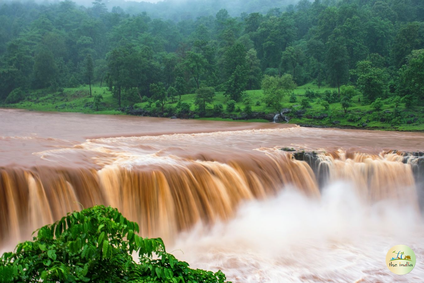 Gira Falls Saputara