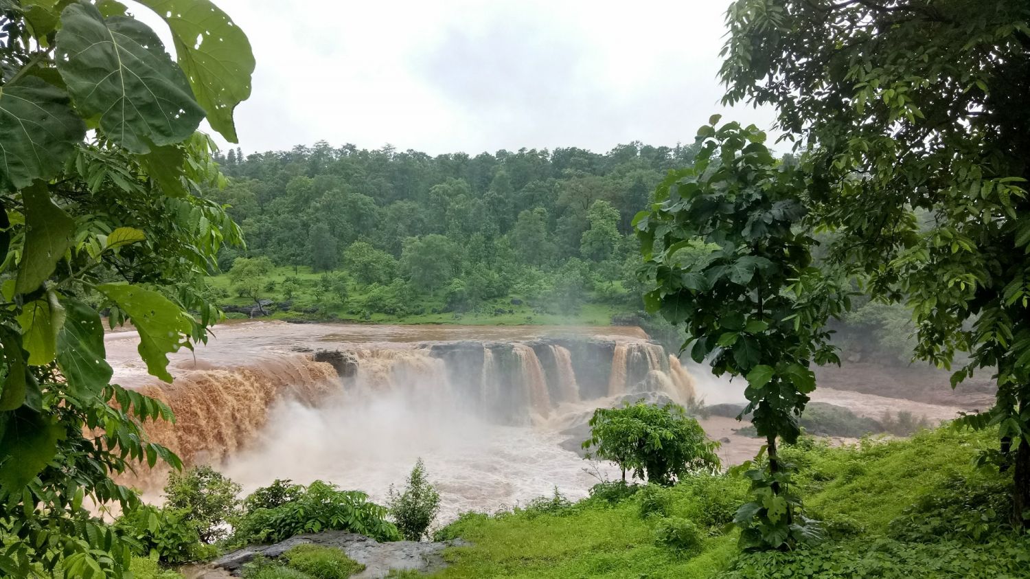 Gira Falls Saputara