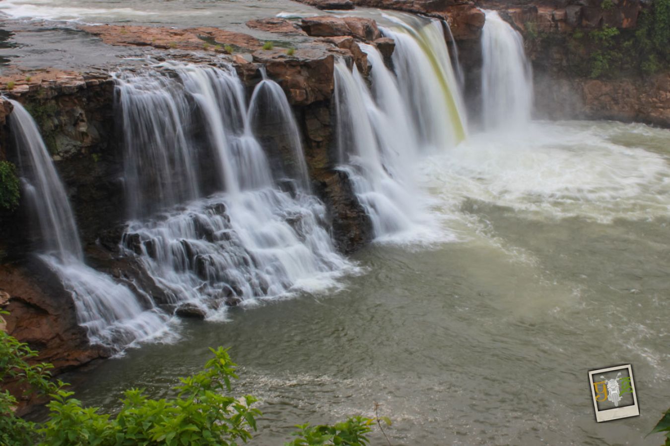 Gira Falls Saputara