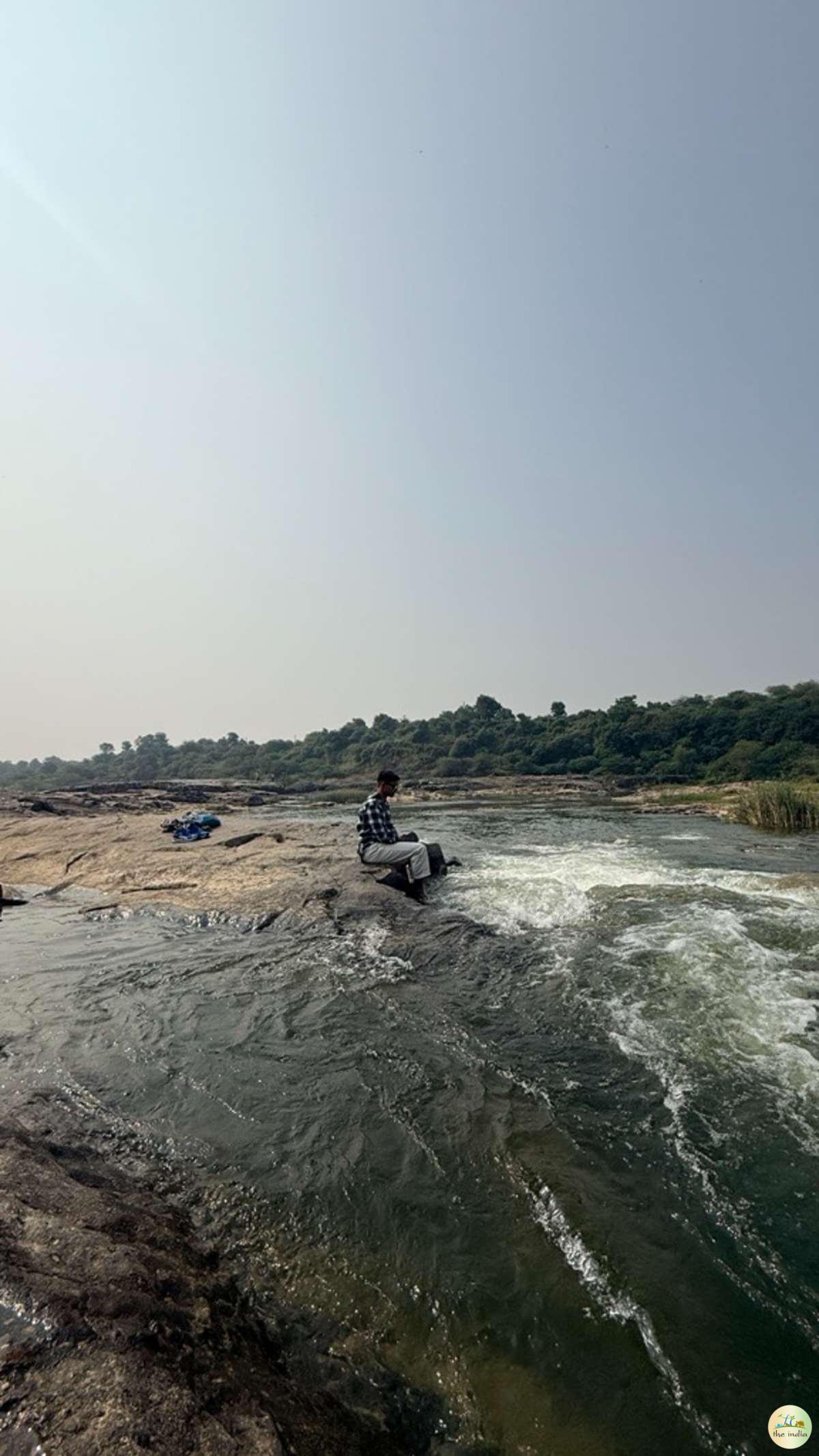 Zanzari Waterfall Dehgam