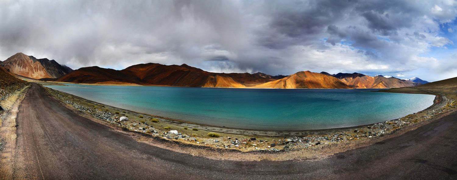 Pangong Tso (Pangong Lake) Leh