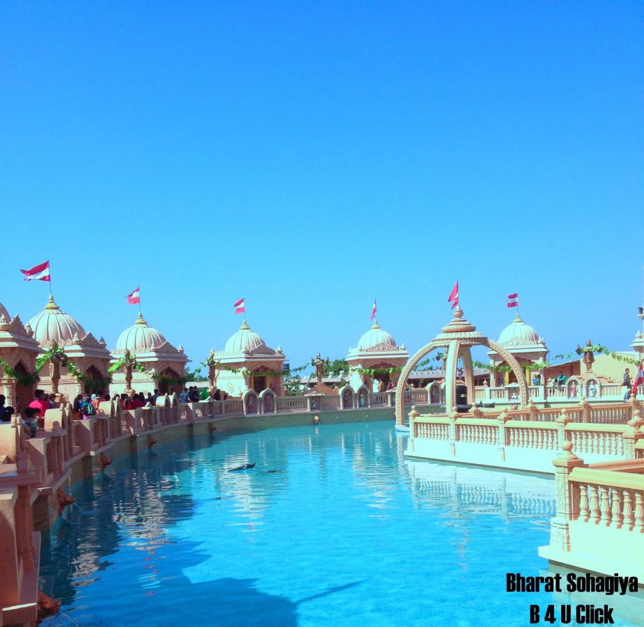 Nilkanth Dham Poicha Swaminarayan Temple Vadodara