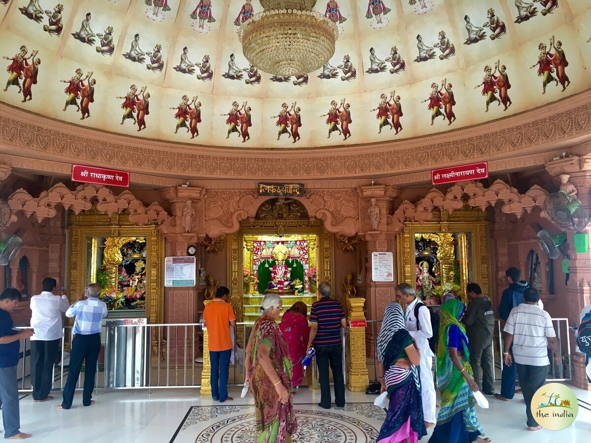 Nilkanth Dham Poicha Swaminarayan Temple Vadodara