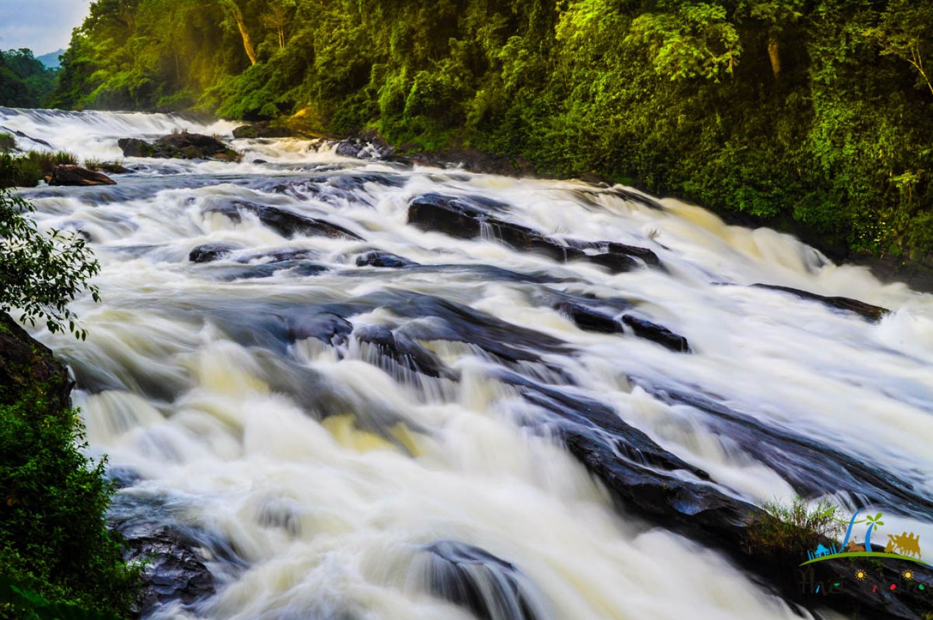 Vazhachal Waterfalls Athirappilly