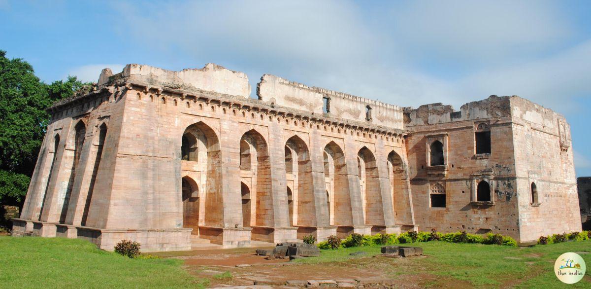 A Short Road Trip to Mandu from Indore - The Ancient Heritage of MP A Short Road Trip to Mandu from Indore - The Ancient Heritage of MP