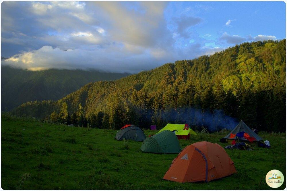 Insider's Trekking Guide to Maldaru Lake - Most Exhilarating Trekking Route of Lifetime